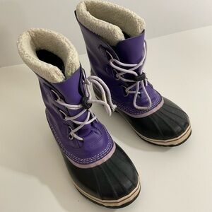 Sorel waterproof purple boots size 5
